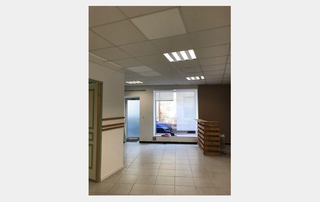 Annonces MANDUEL : Office | NIMES (30900) | 47 m2 | 365 € 